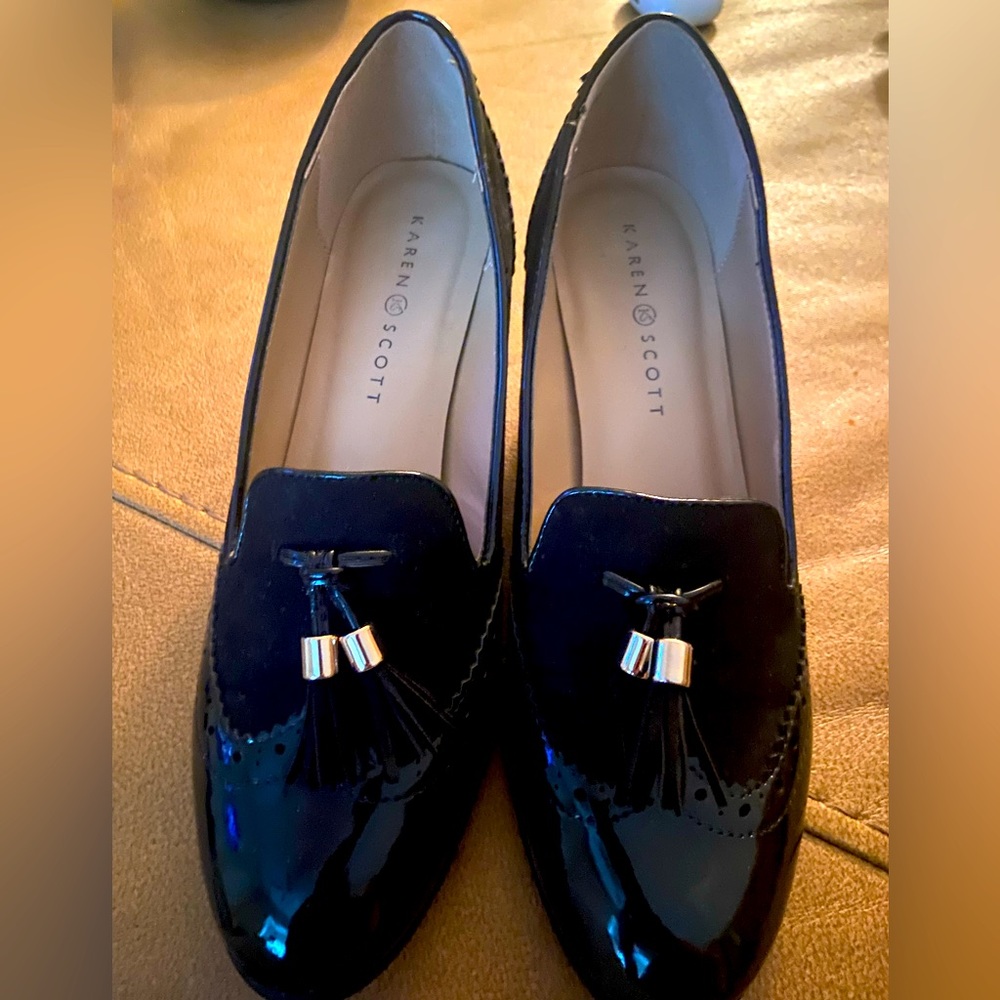 Karen Scott Black pump